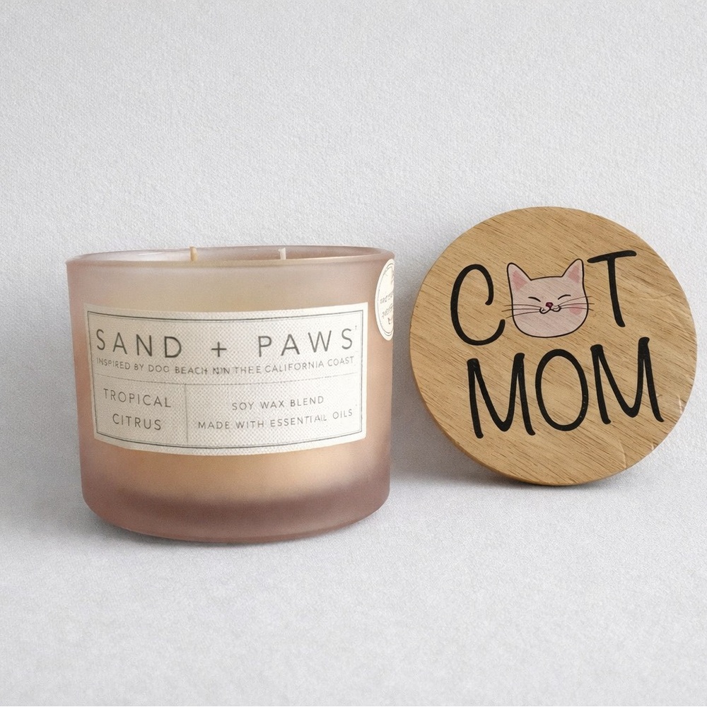 Sand + Paws Cat Mom Neutralizing Pet Odor Soy Wax Candle In Tropical Citrus